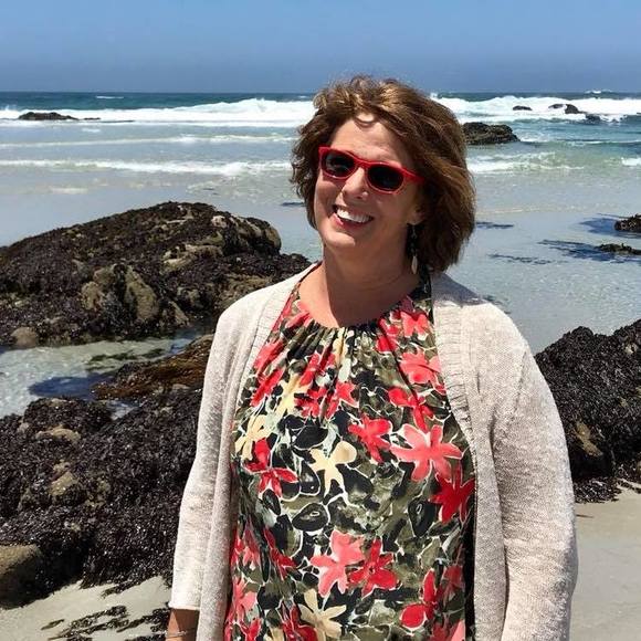 Meet your Posher, Sharon - Picture 1 of 4